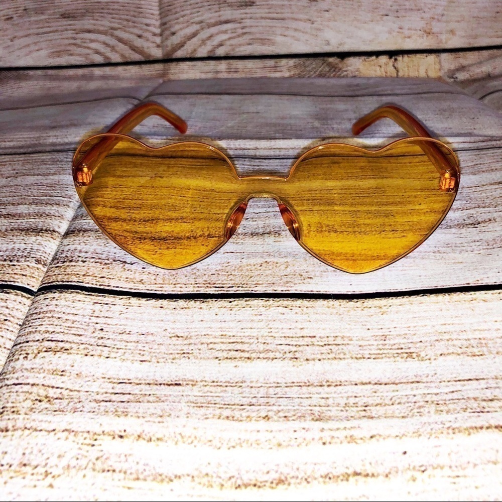 Heart shaped yellow Fashion sunglasses